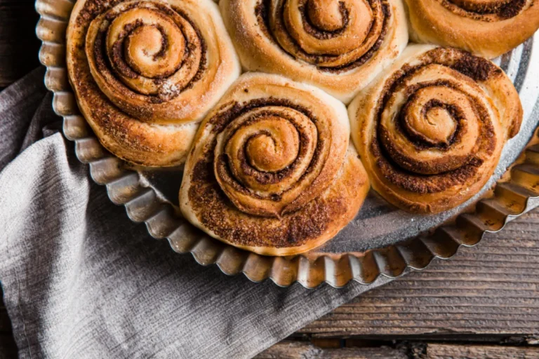 Amish Cinnamon Rolls